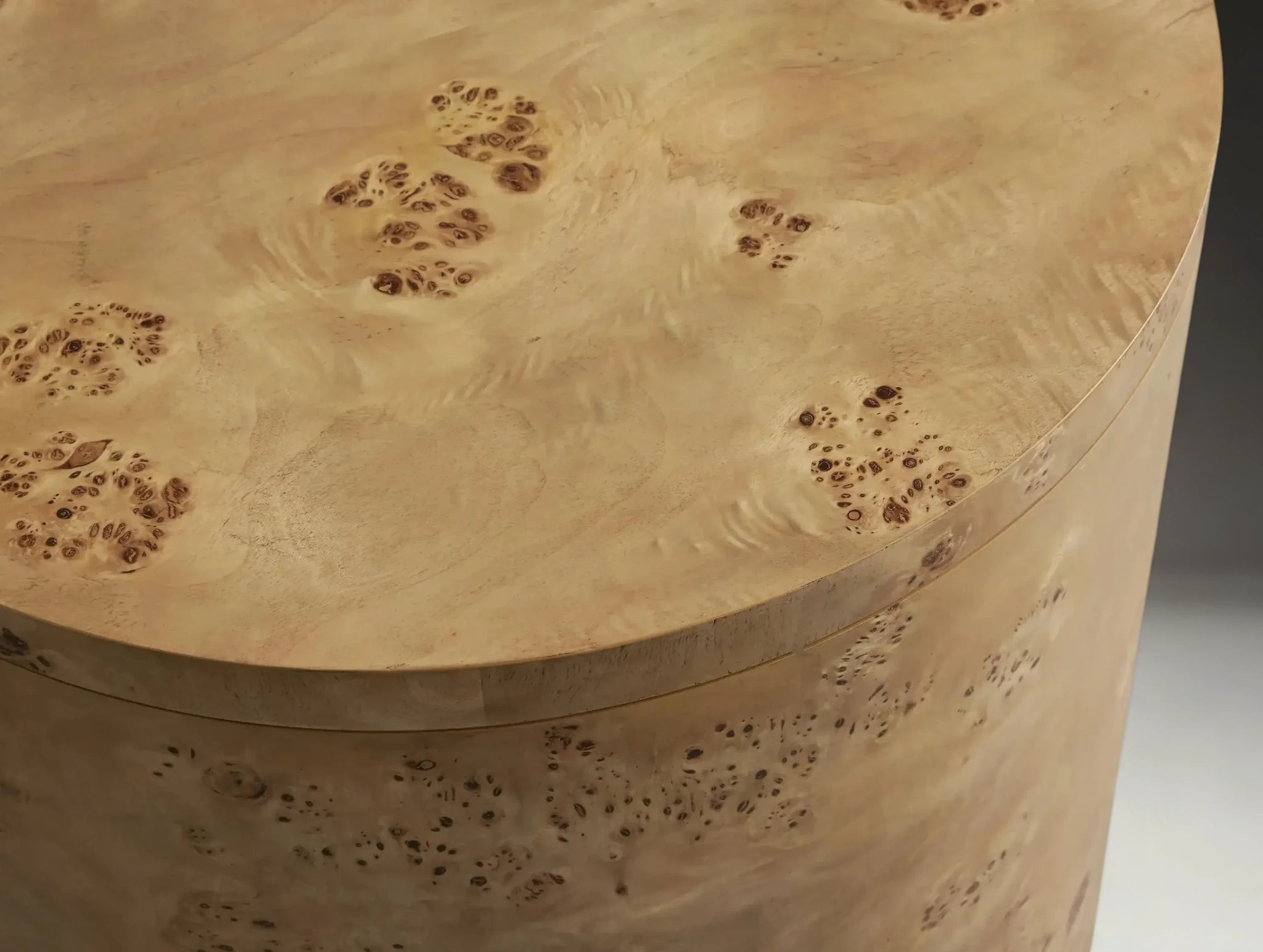 Cinzia Round End Table