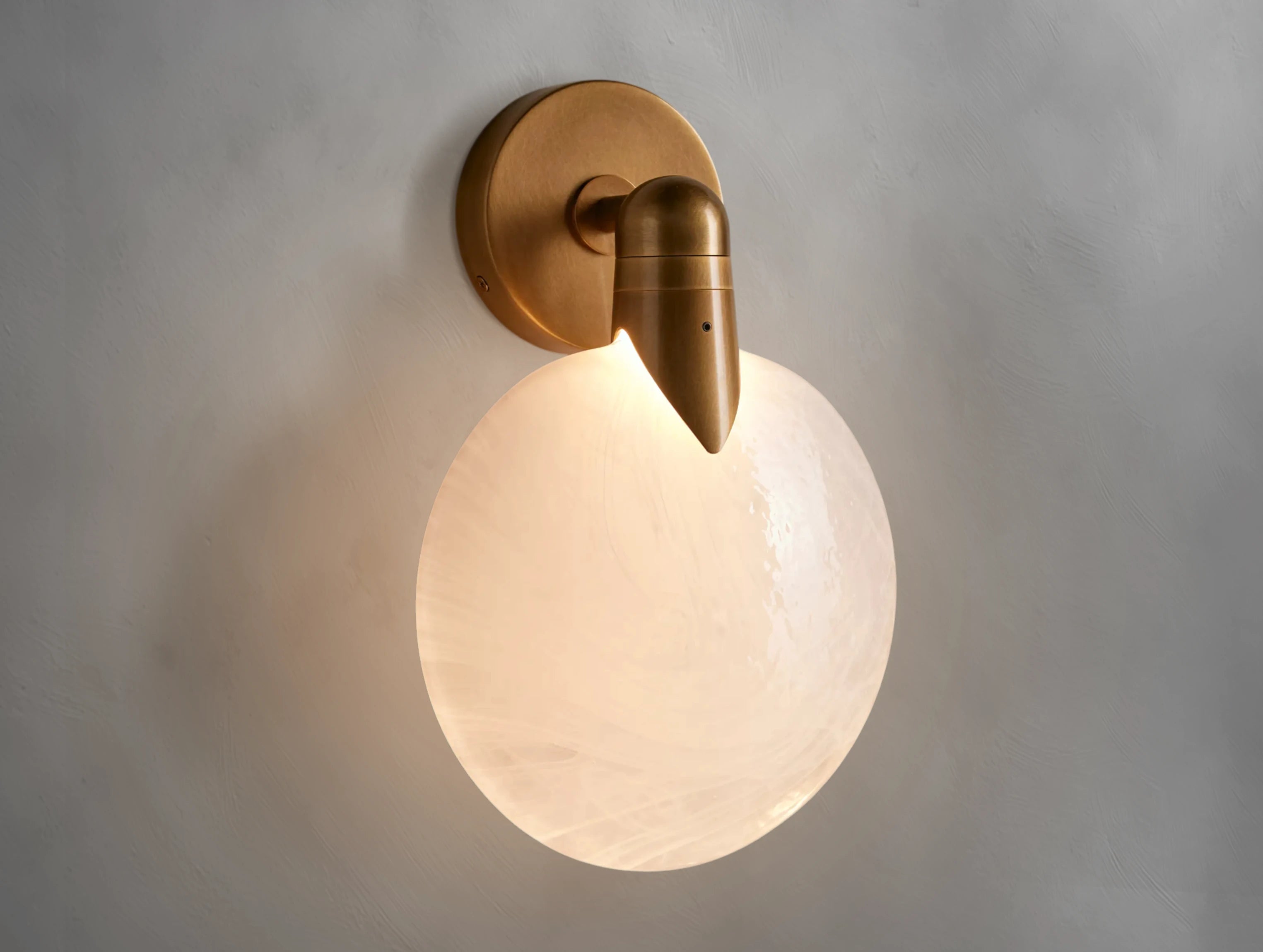 Lylo Sconce