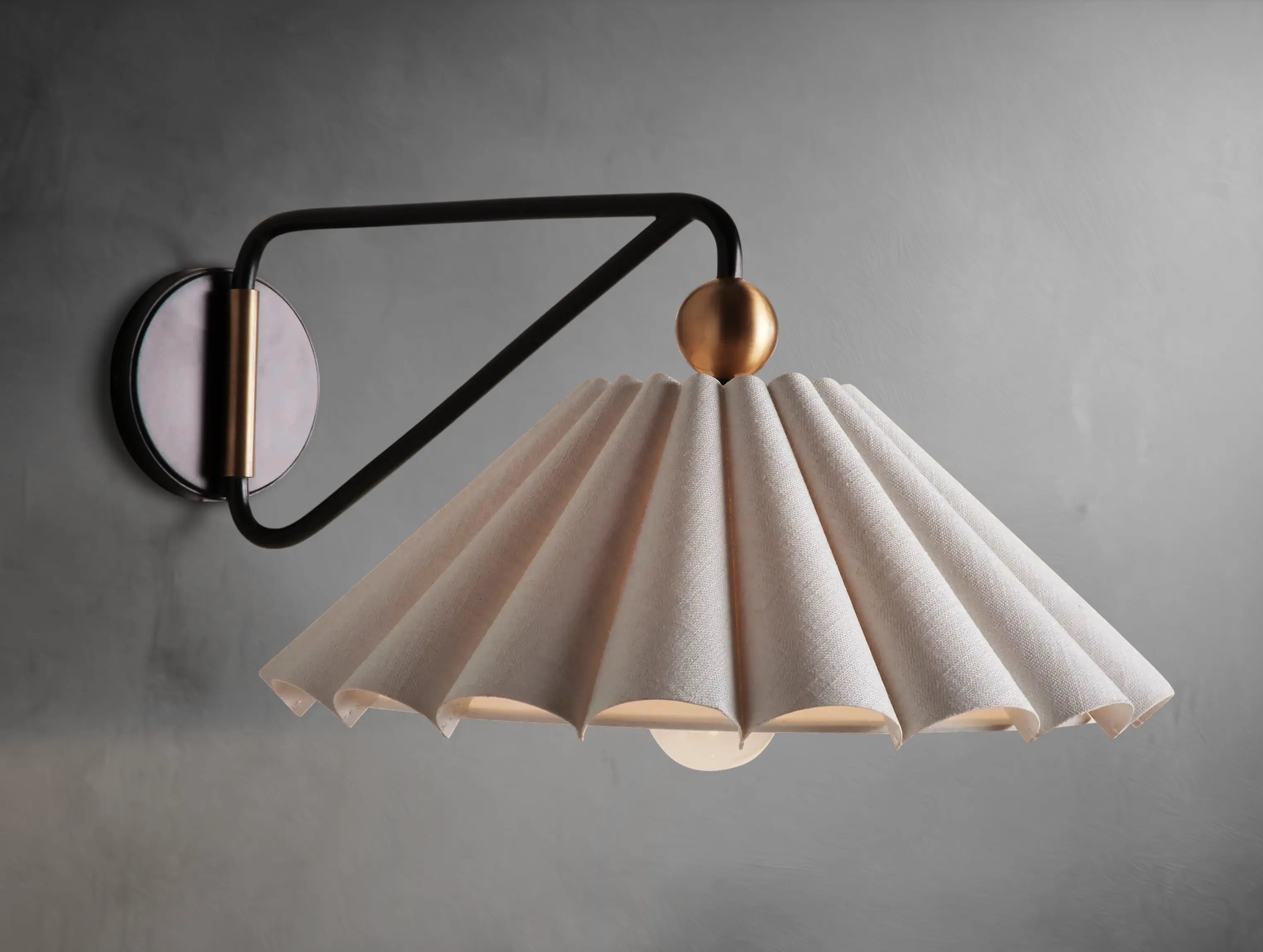 Halen Sconce