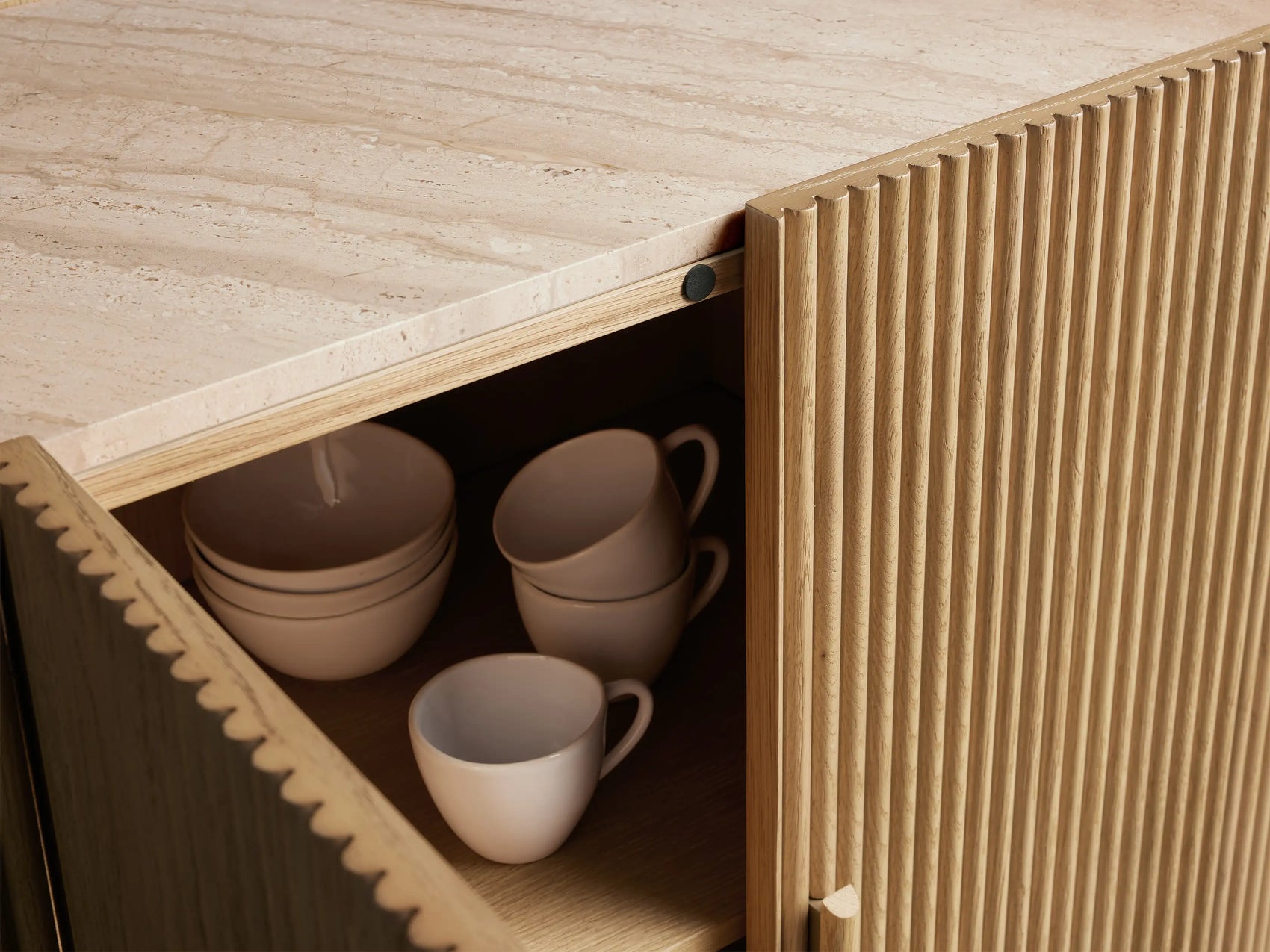 Avero Hall Chest