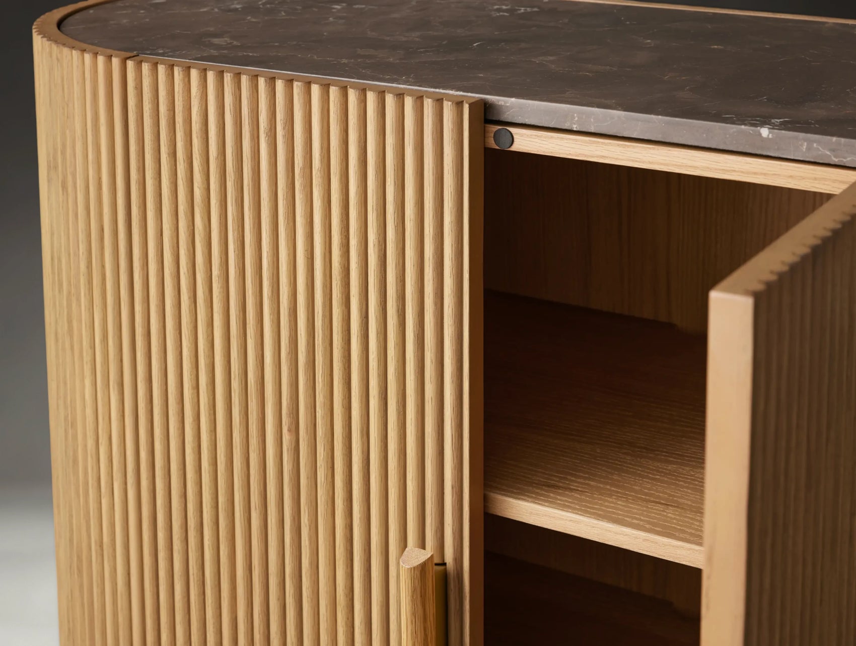 Avero Hall Chest