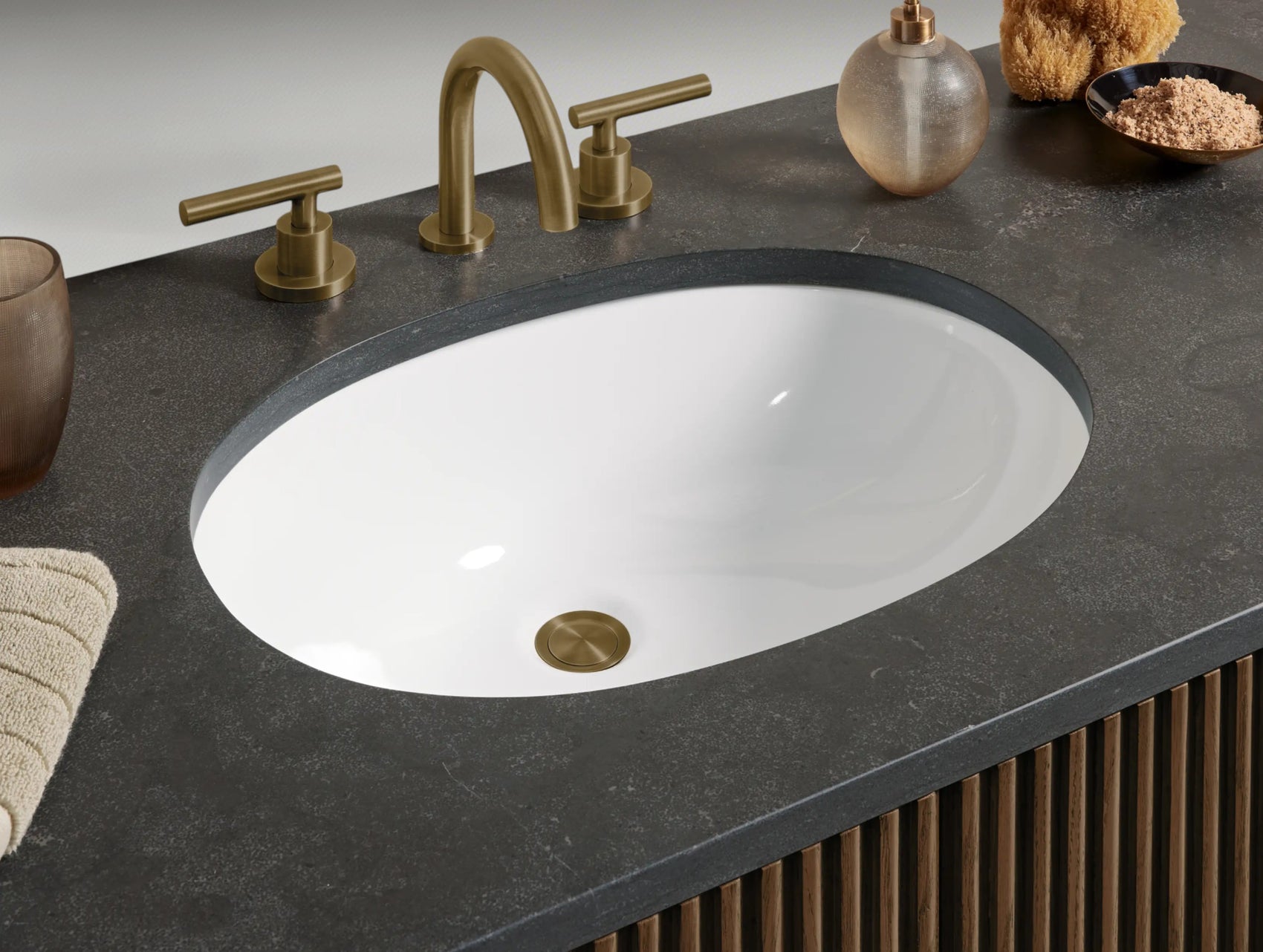 Pinecrest Wide Single Vanity