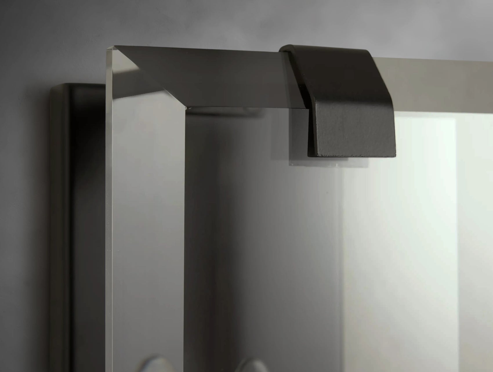 Amoya Sconce