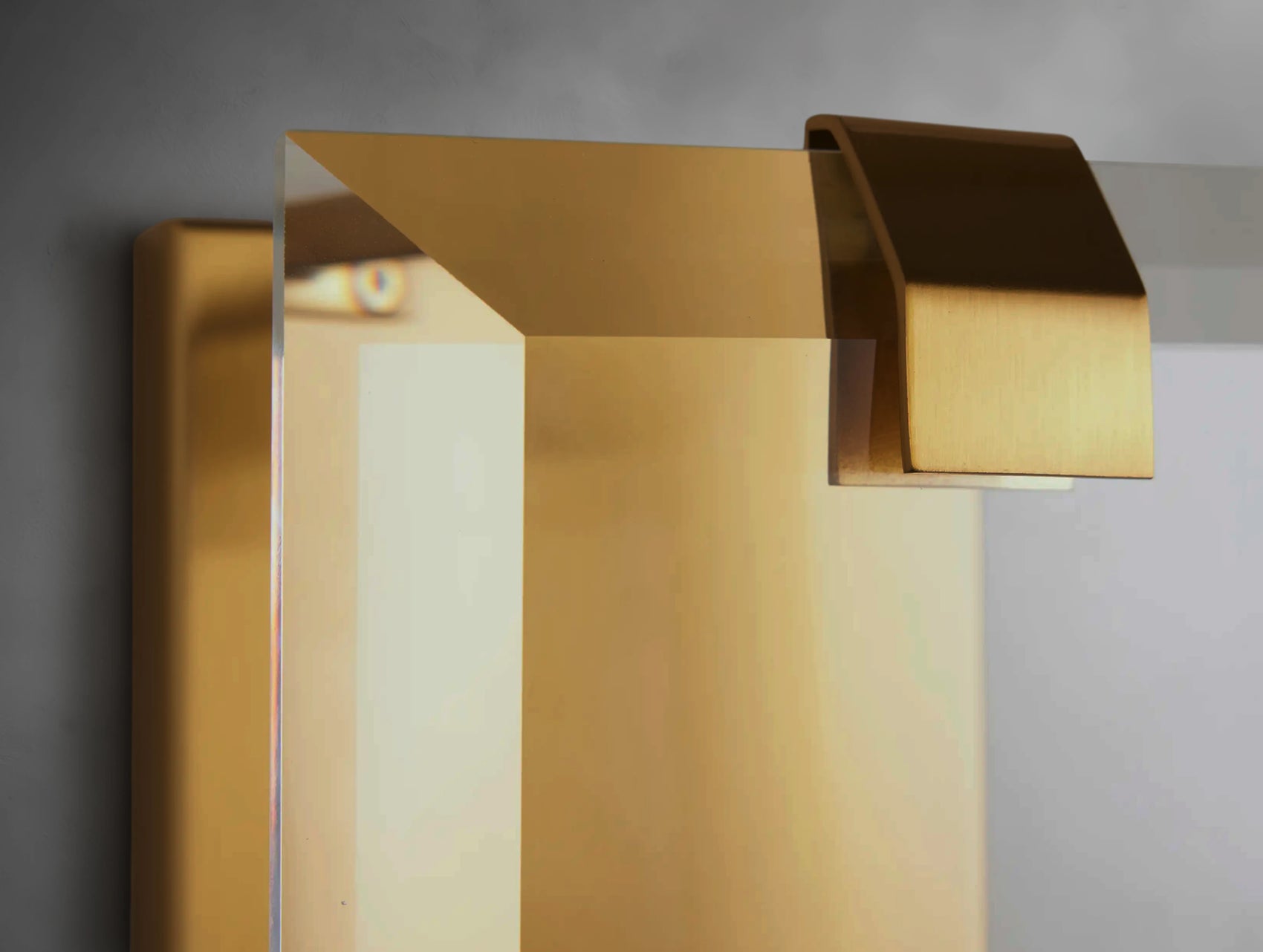 Amoya Sconce