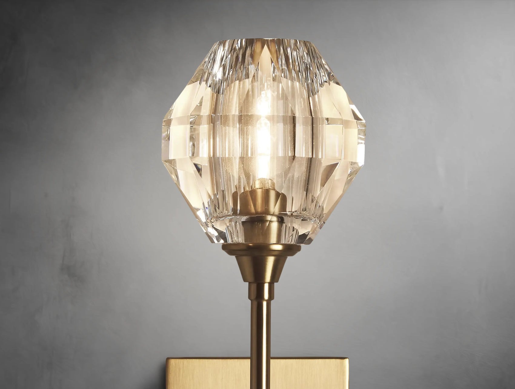 Amolasa Sconce