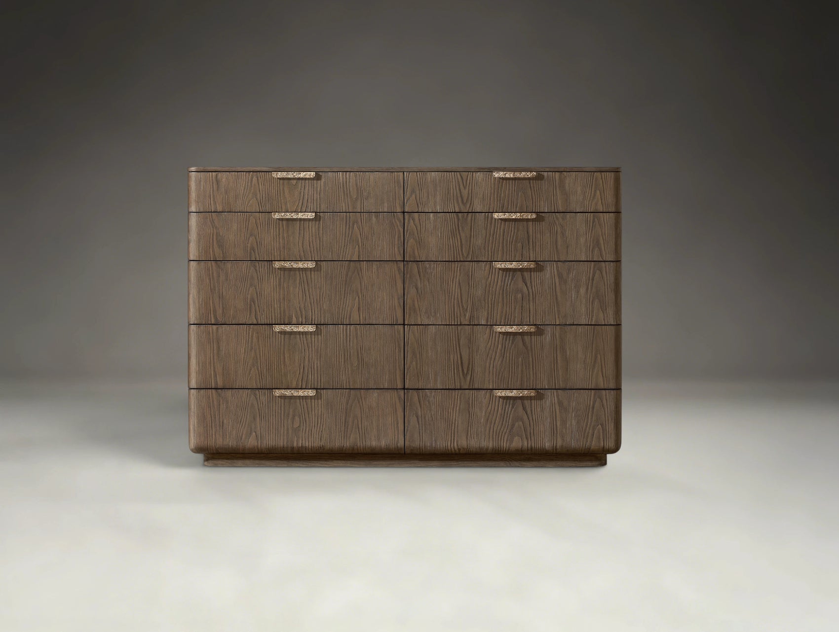 Arvello Cyrus 10-Drawer Dresser