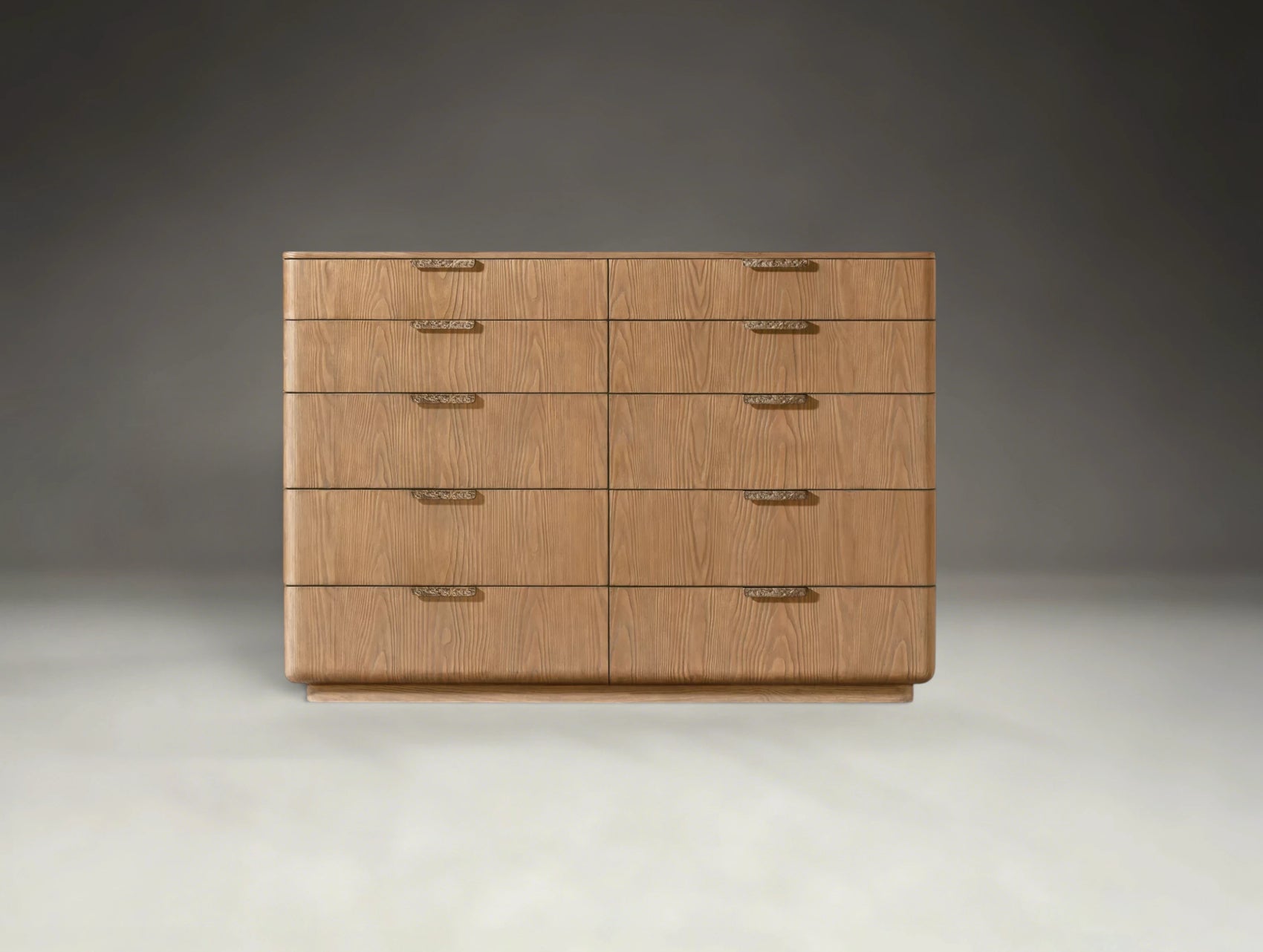 Arvello Cyrus 10-Drawer Dresser