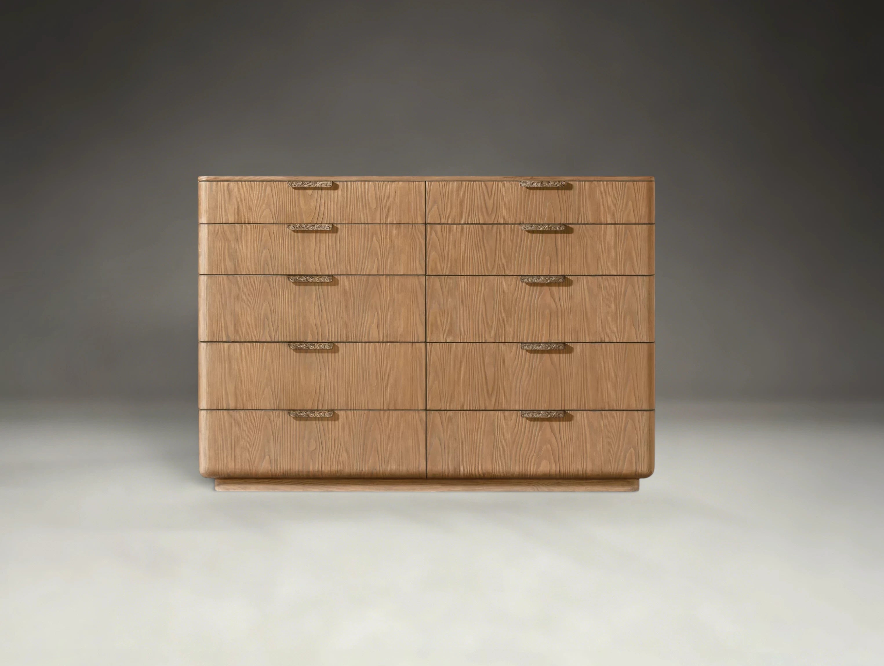 Arvello Cyrus 10-Drawer Dresser