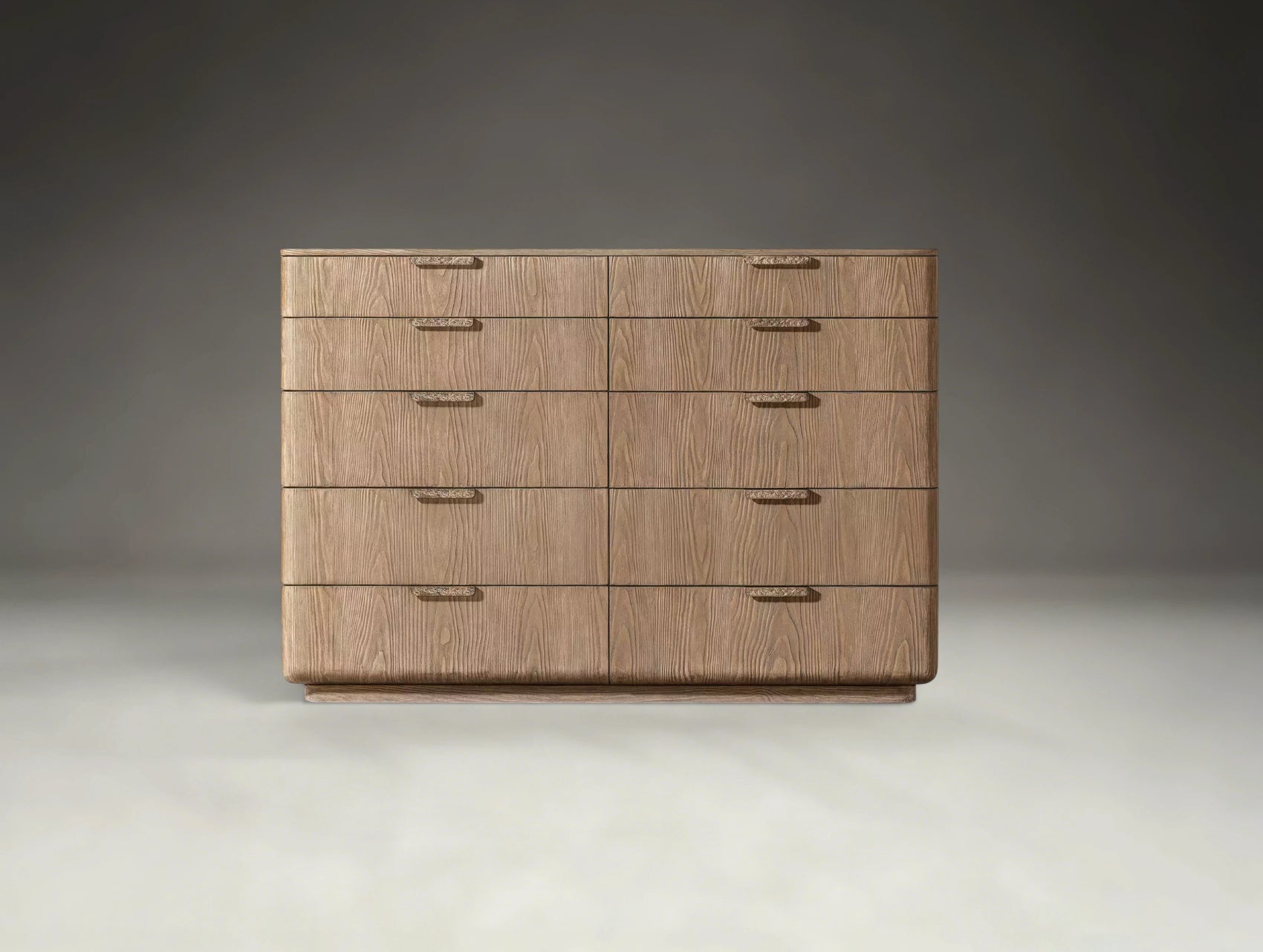 Arvello Cyrus 10-Drawer Dresser